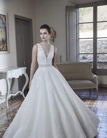 Robes de mariées - Maison Lecoq - robe N°129A 212-03 1350 €