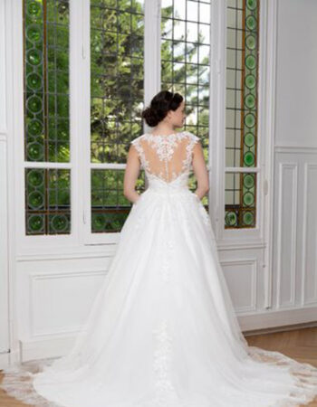Robes de mariées - Maison Lecoq - robe N°215 A 224-16 875 €