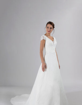 Robes de mariées - Maison Lecoq - robe N°222 AURORA 755 €