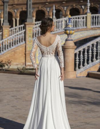 Robes de mariées - Maison Lecoq - robe N°323 A BM23-16 995 €