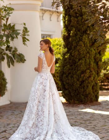 Robes de mariées - Maison Lecoq - robe N°339 A 8224 1775 €