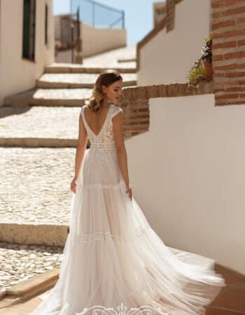 Robes de mariées - Maison Lecoq - robe N°341 A 8230 1295 €