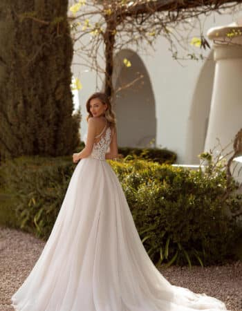 Robes de mariées - Maison Lecoq - robe N°344 A 8247 Haut.595 € 8009 Jupe.425 €